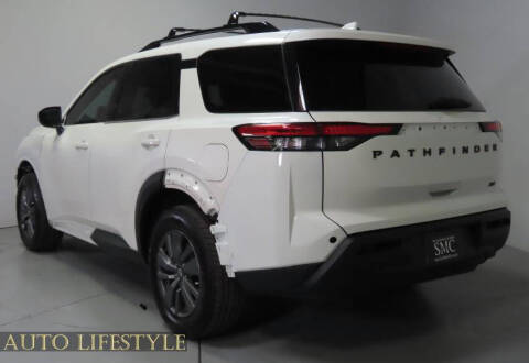 2022 Nissan Pathfinder SV