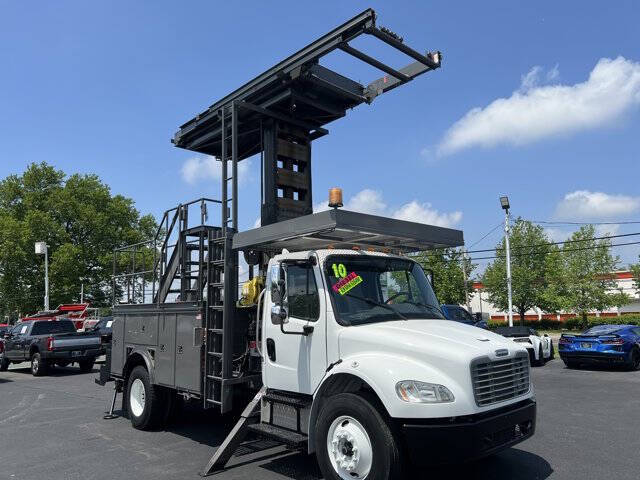 2010 Freightliner M2 106