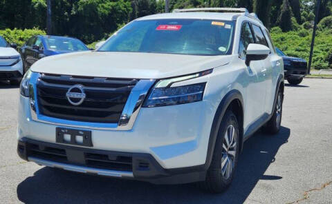 2023 Nissan Pathfinder SL