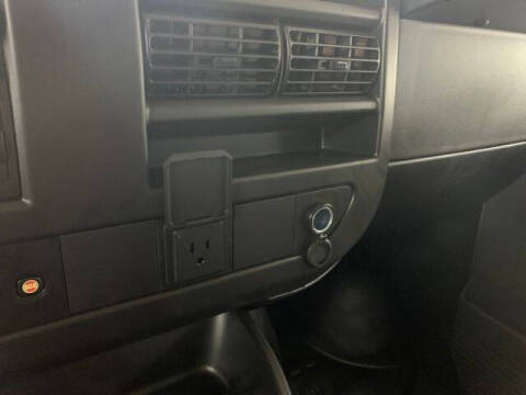 2025 Chevrolet Express 3500