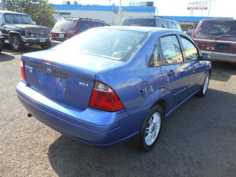 2005 Ford Focus ZX4 SE