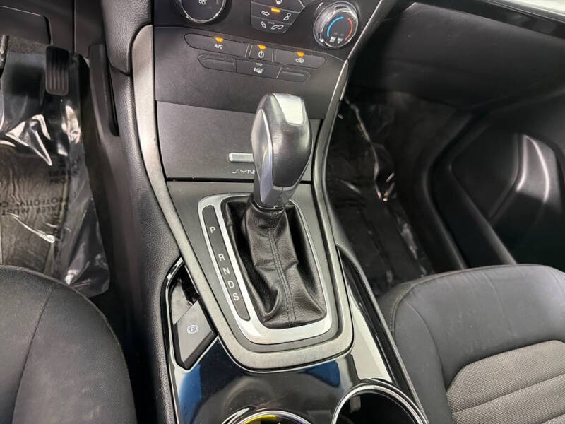 2015 Ford Edge SE