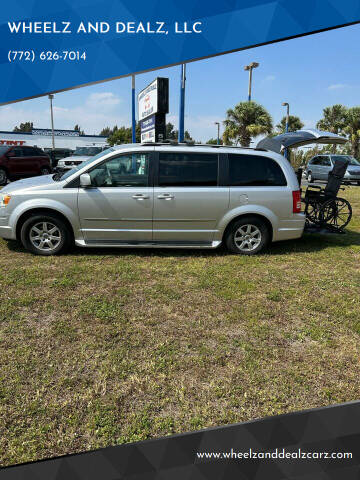 2010 Chrysler Town and Country for sale at WHEELZ AND DEALZ, LLC in Fort Pierce FL