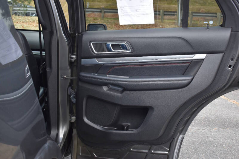 2017 Ford Explorer Sport