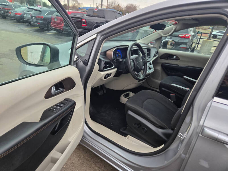 2017 Chrysler Pacifica LX