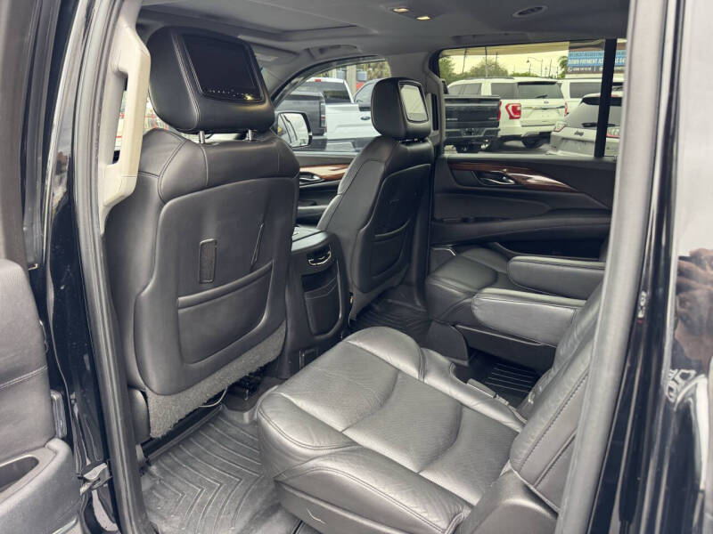 2016 Cadillac Escalade ESV Luxury Collection