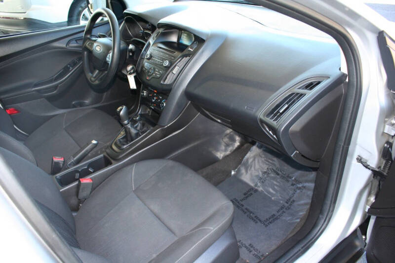 2017 Ford Focus S