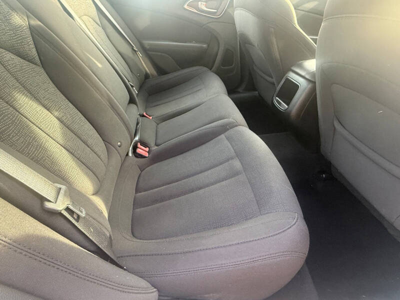 2017 Chrysler 200 Limited