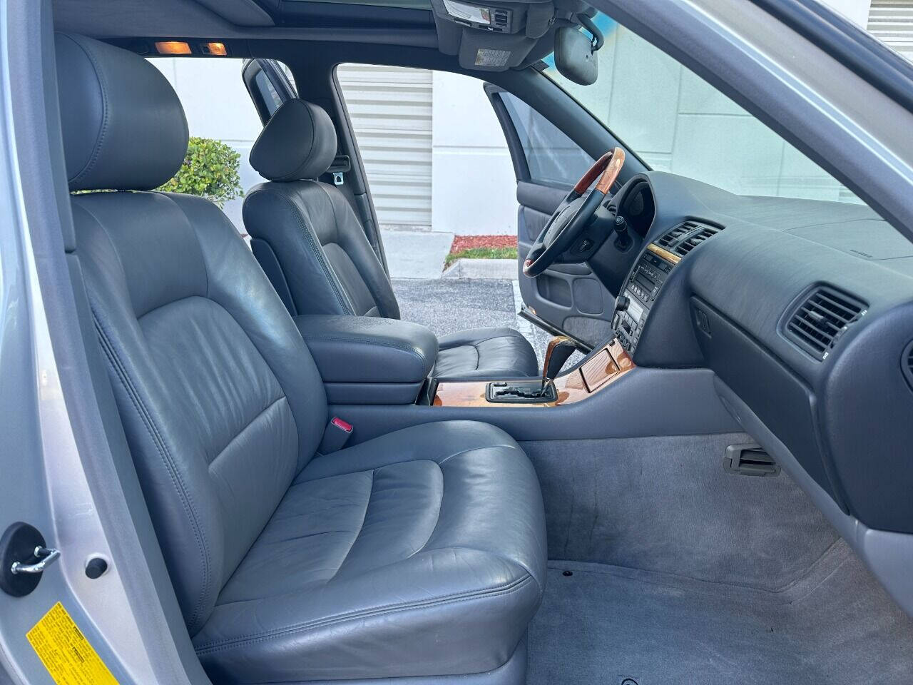 1998 Lexus LS 400  - $7,900
