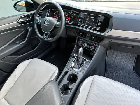 2019 Volkswagen Jetta R-Line