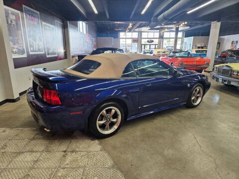 2004 Ford Mustang GT Deluxe