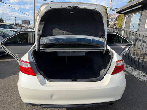 2015 Toyota Camry SE