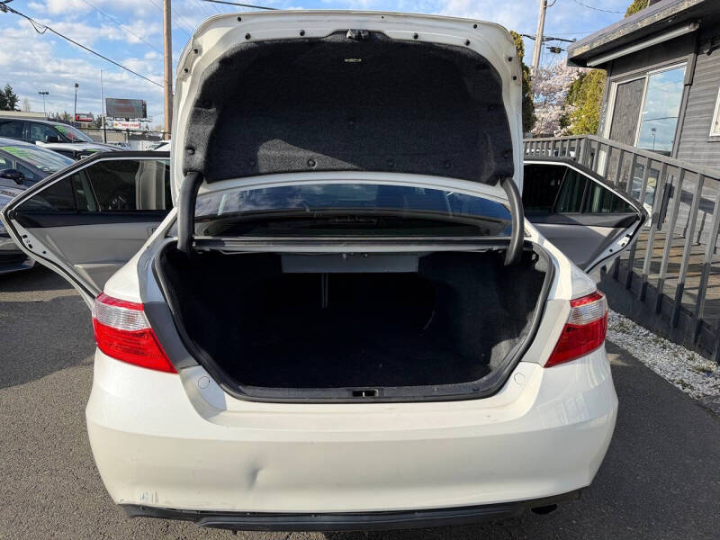 2015 Toyota Camry SE