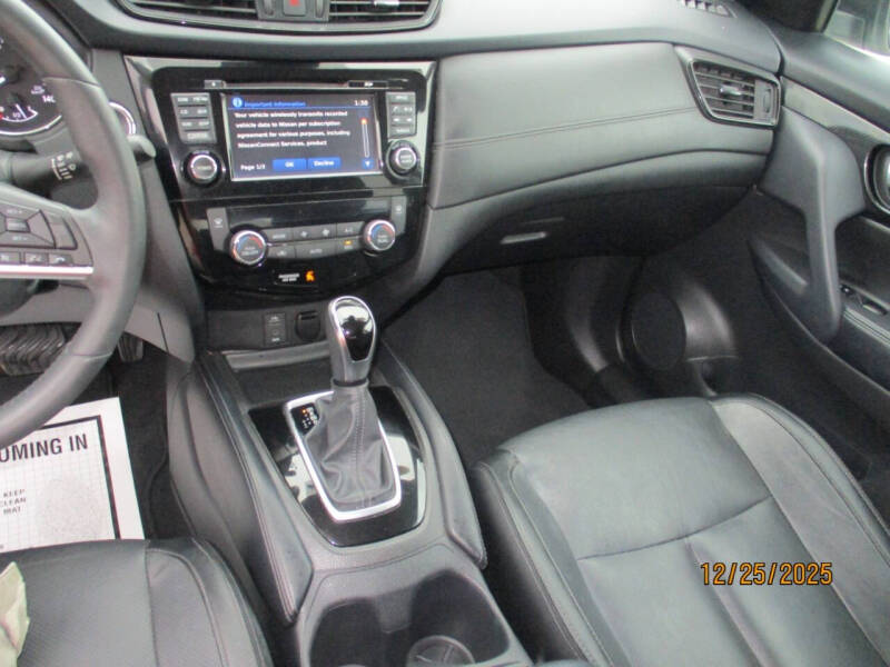 2017 Nissan Rogue SL