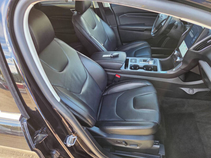 2021 Ford Edge Titanium