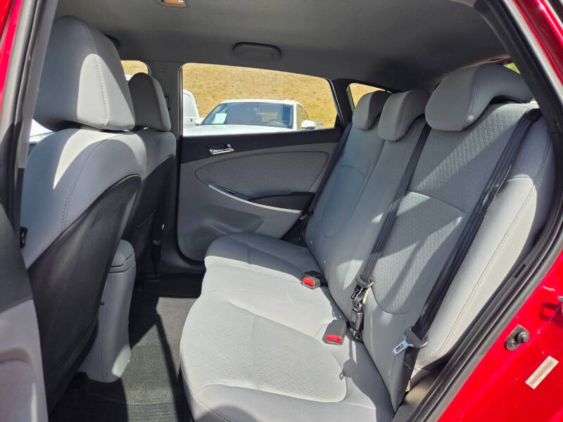 2013 Hyundai Accent SE