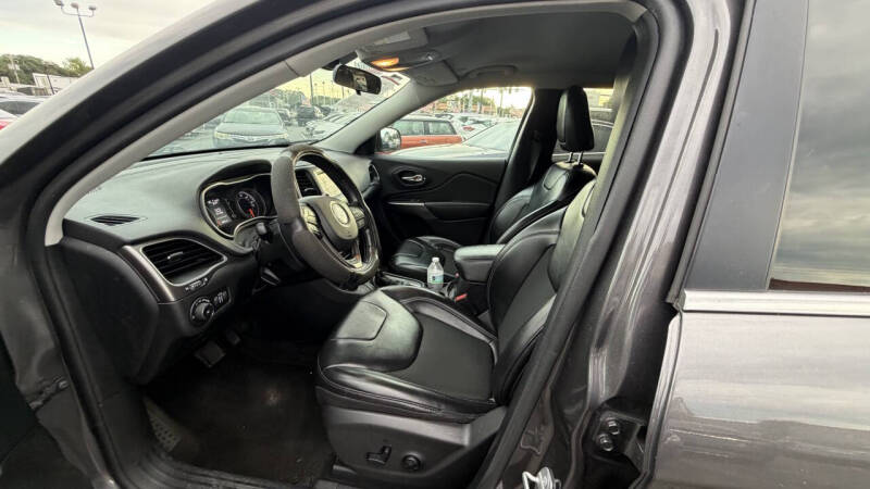 2019 Jeep Cherokee Latitude Plus