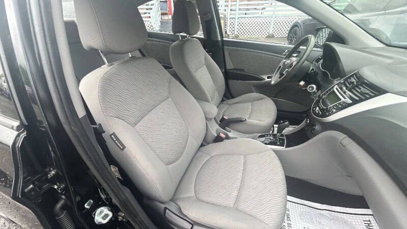 2012 Hyundai Accent GLS