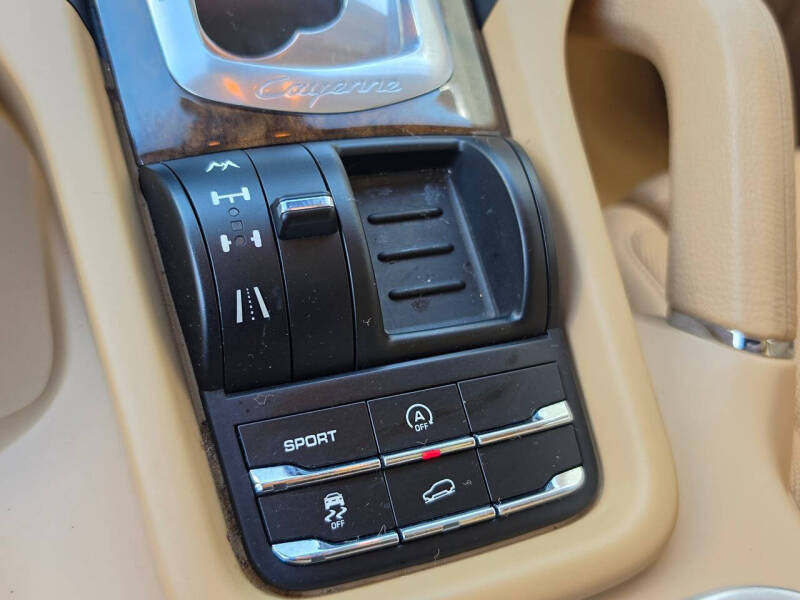 2011 Porsche Cayenne Tiptronic
