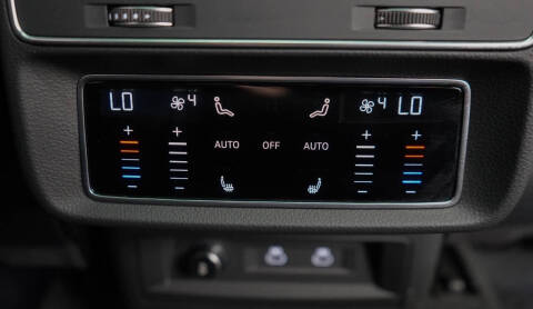 2023 Audi SQ8 4.0T quattro Premium Plus