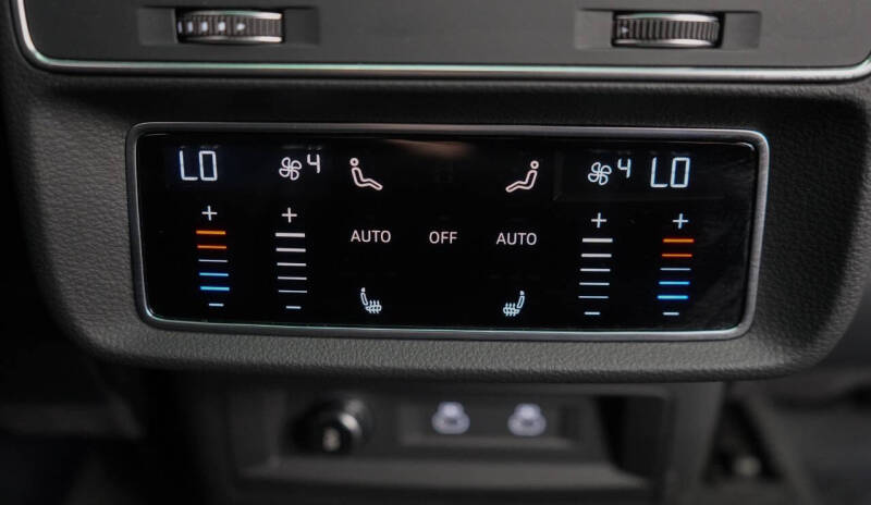 2023 Audi SQ8 4.0T quattro Premium Plus