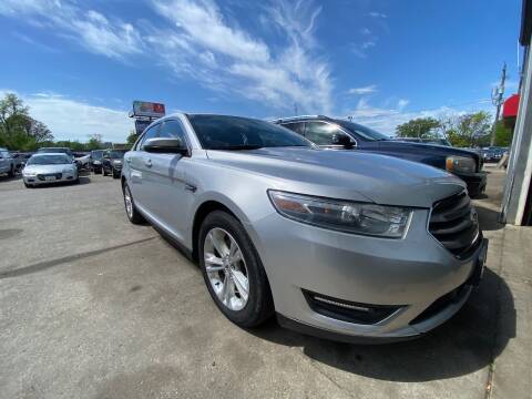 2014 Ford Taurus for sale at TOWN & COUNTRY MOTORS in Des Moines IA
