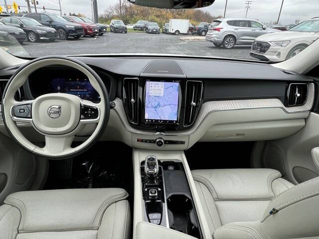 2022 Volvo XC60 B5 Inscription