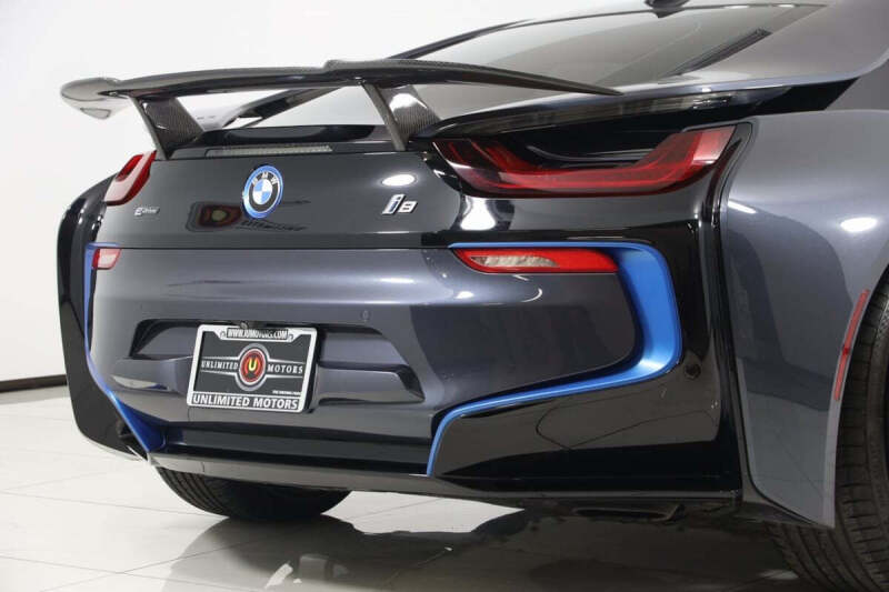 2017 BMW i8