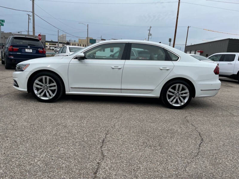 Used 2017 Volkswagen Passat SEL Premium with VIN 1VWCT7A35HC001707 for sale in Wichita, KS
