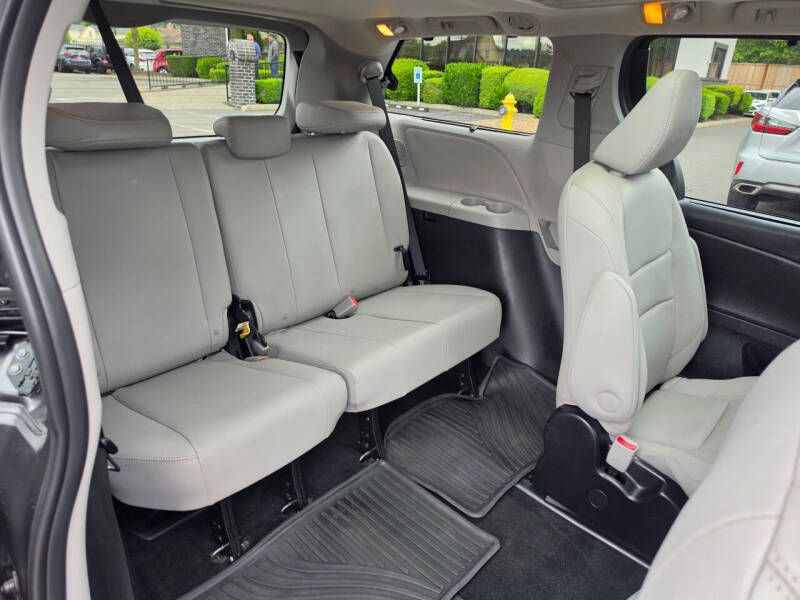 2015 Toyota Sienna Limited Premium 7-Passenger