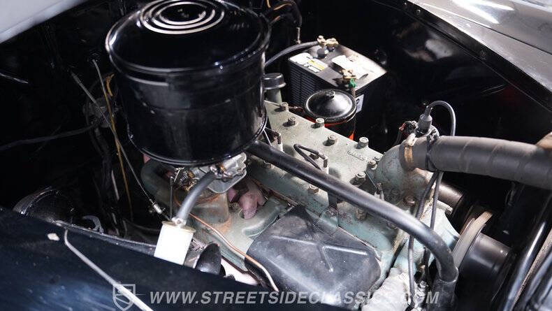 1947 Ford Super Deluxe