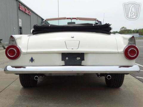 1956 Ford Thunderbird