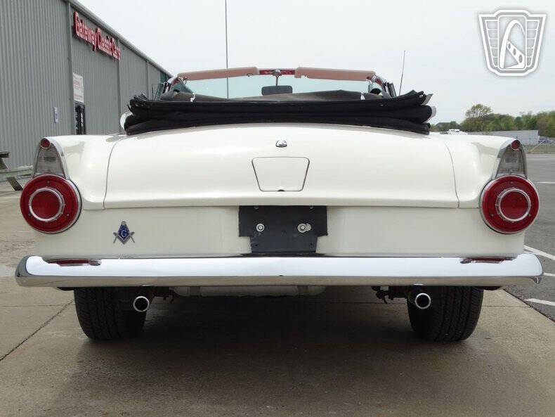 1956 Ford Thunderbird