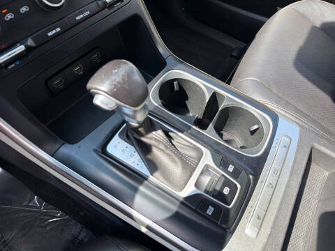 2023 Kia Carnival LX
