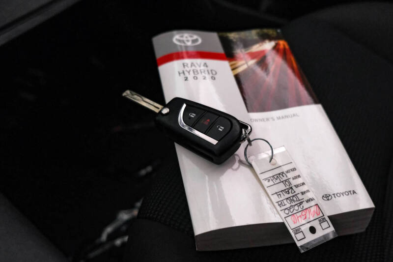 2020 Toyota RAV4 Hybrid LE