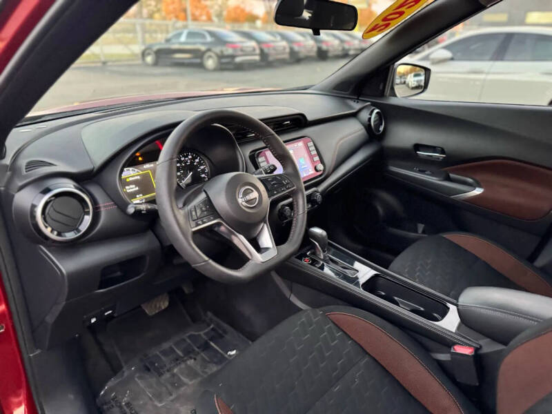 2024 Nissan Kicks SR