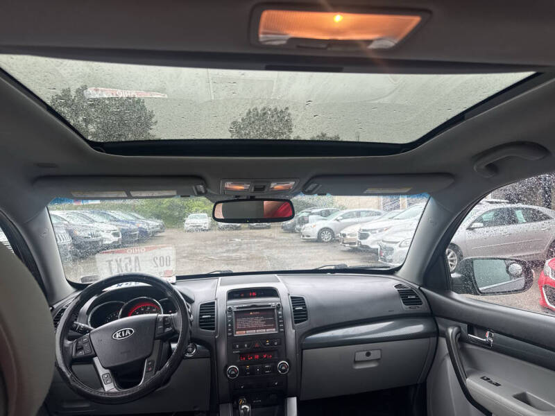 2011 Kia Sorento SX