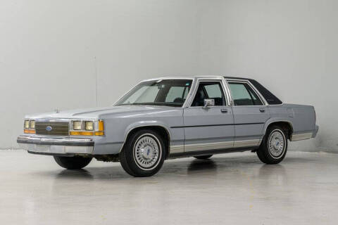 1990 Ford LTD Crown Victoria