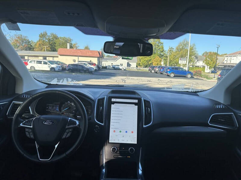 2022 Ford Edge Titanium