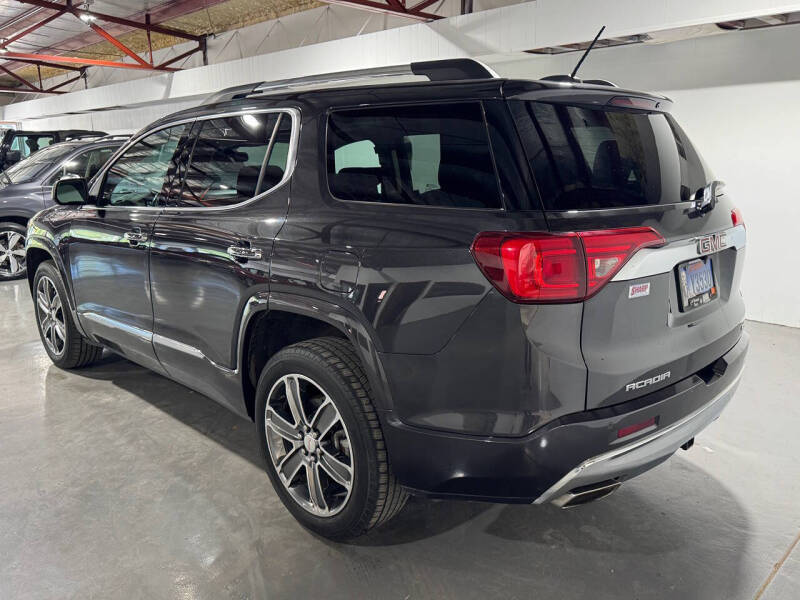 2017 GMC Acadia Denali