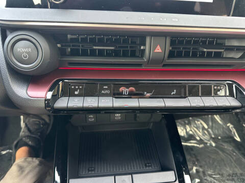 2025 Toyota Prius Plug-in Hybrid