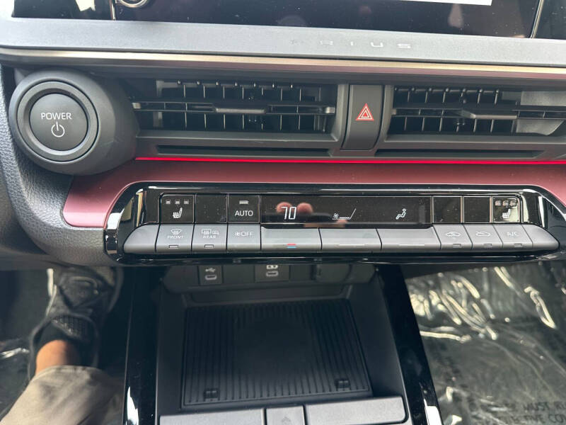 2025 Toyota Prius Plug-in Hybrid