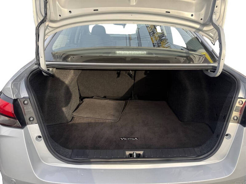 2025 Nissan Versa SV