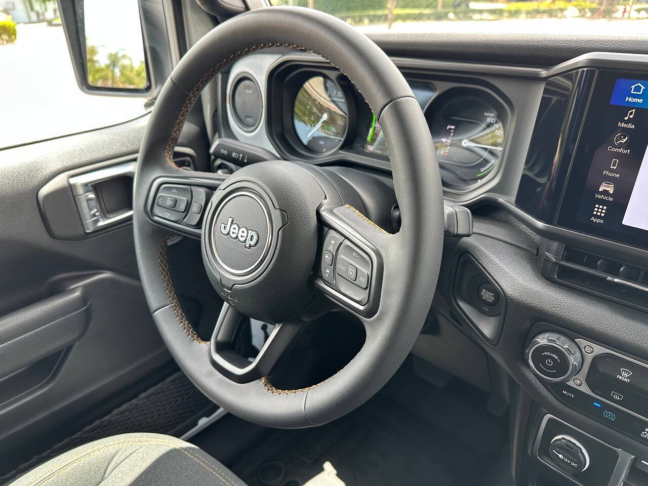 2024 Jeep Wrangler 39