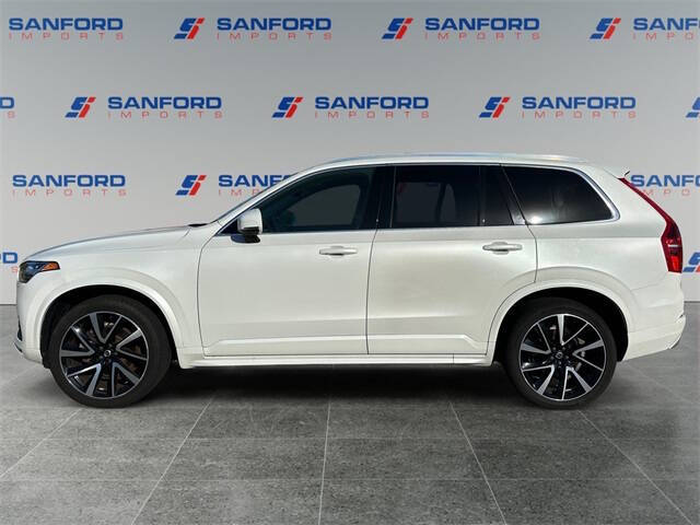 2021 Volvo XC90 T6 Momentum 7-Passenger