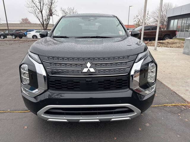 2024 Mitsubishi Outlander for sale at Axio Auto Boise in Boise, ID