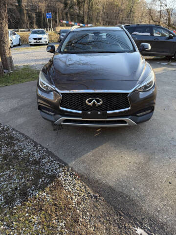 2017 Infiniti QX30 for sale at Day Family Auto Sales in Wooton KY