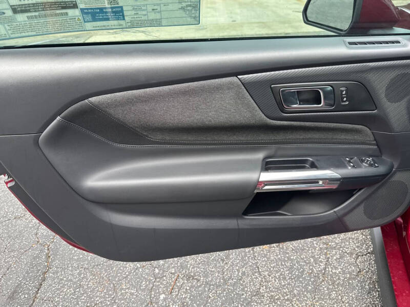 2025 Ford Mustang EcoBoost