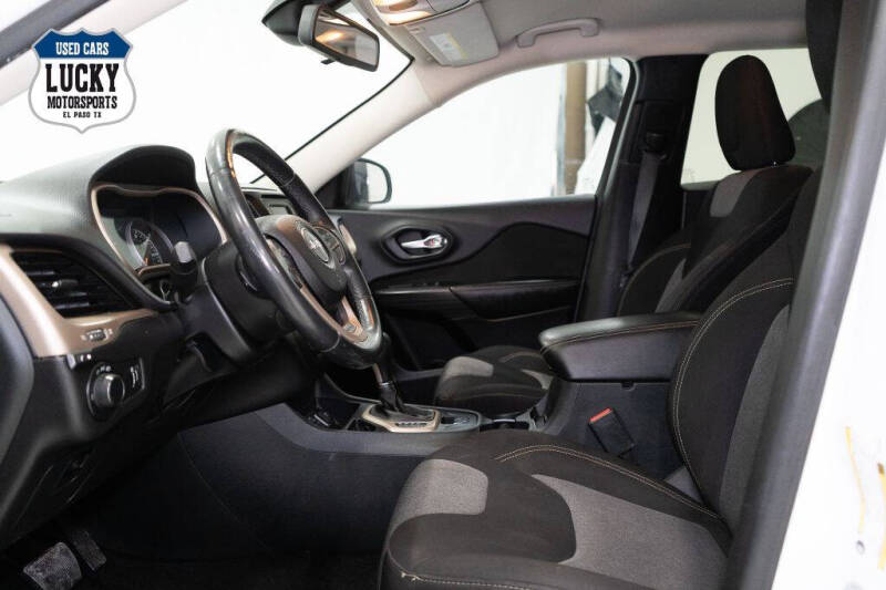 2015 Jeep Cherokee Sport