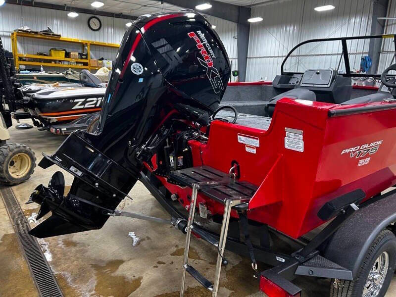 2026 Tracker Pro Guide V-175 WT